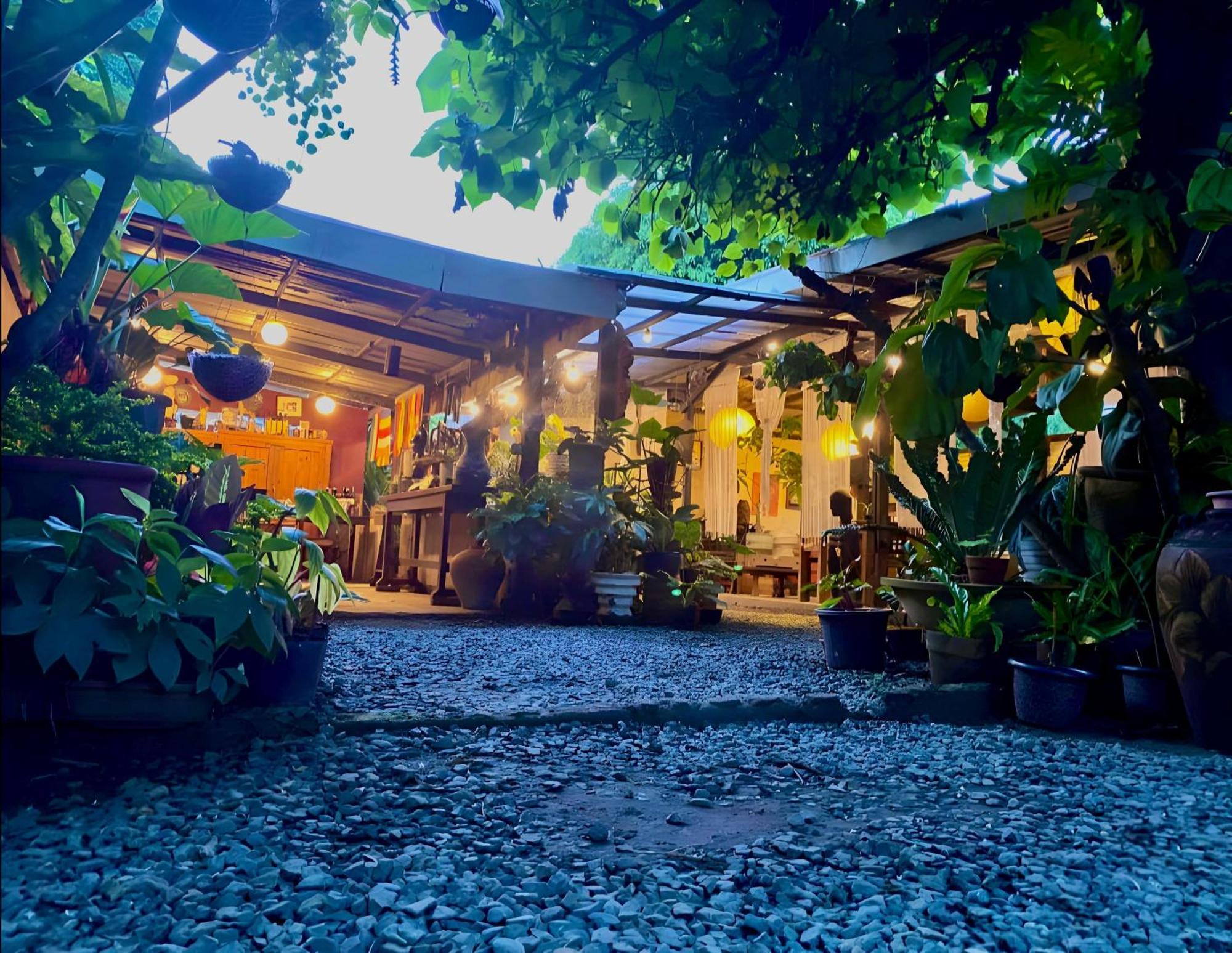Marius B&B & Hostel Silang Exteriör bild
